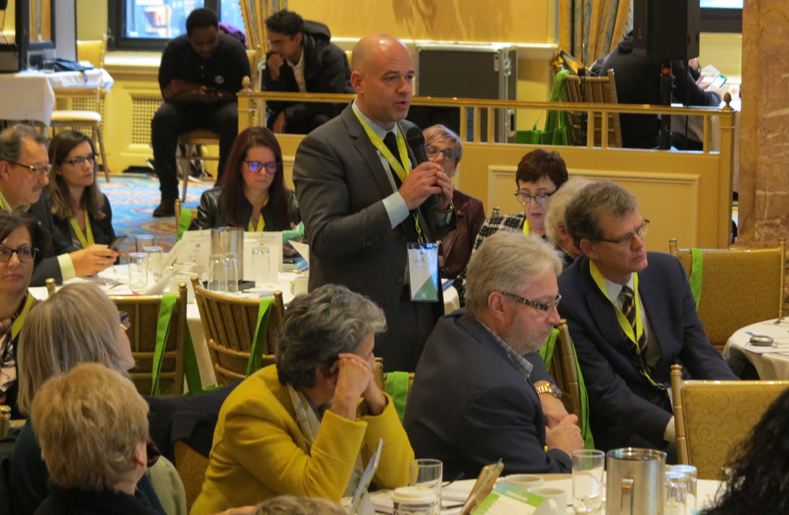 Symposium du Commissariat : deux panels se penchent sur les technologies en matière de communication